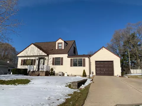135 Cherokee Cres, Jackson, MI 49203 photo 1