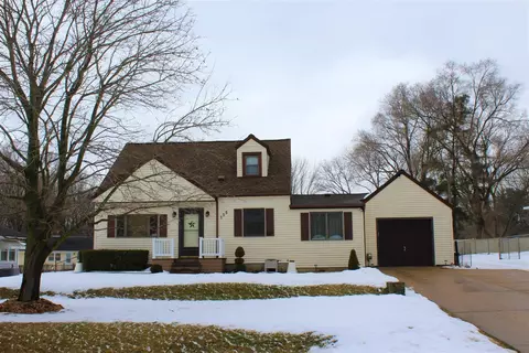 135 Cherokee Cres, Jackson, MI 49203 photo 4