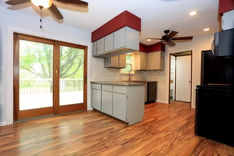 1990 Robbins, Tecumseh, MI 49286 photo 11