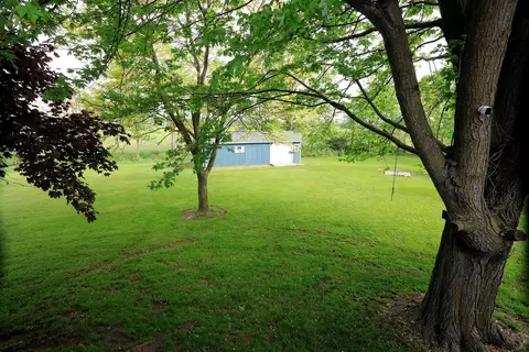 1990 Robbins, Tecumseh, MI 49286 photo 40
