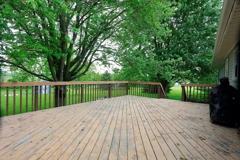1990 Robbins, Tecumseh, MI 49286 photo 8