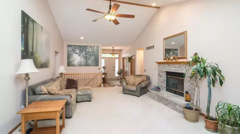 2056 Chestnut Cres, Saline, MI 48176 photo 25