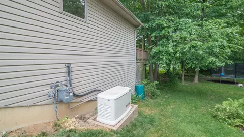 2056 Chestnut Cres, Saline, MI 48176 photo 7