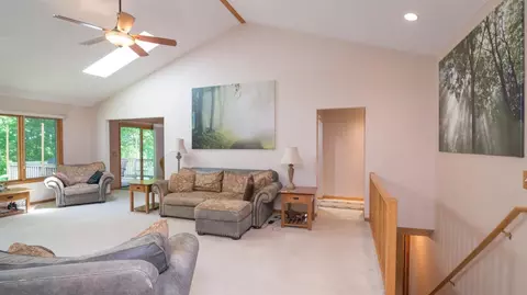 2056 Chestnut Cres, Saline, MI 48176 photo 22