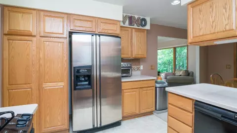 2056 Chestnut Cres, Saline, MI 48176 photo 30