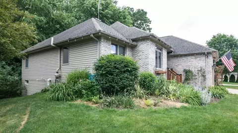 2056 Chestnut Cres, Saline, MI 48176 photo 4