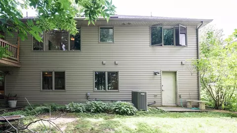 2056 Chestnut Cres, Saline, MI 48176 photo 13