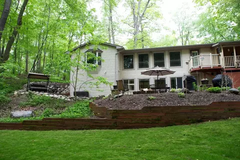 2343 S Corlett, Brighton, MI 48114 photo 9