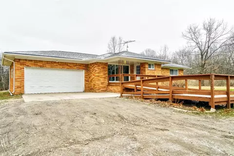 3297 Dewdrop Ln, Howell, MI 48843 photo 2