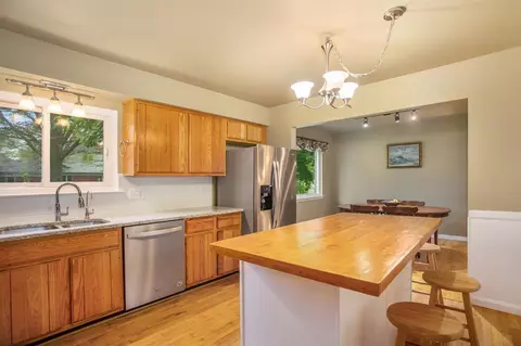 425 Springbrook Cres, Saline, MI 48176 photo 8