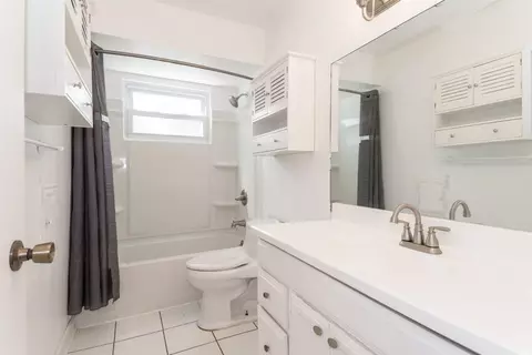 632 Skydale Dr, Ann Arbor, MI 48105 photo 4