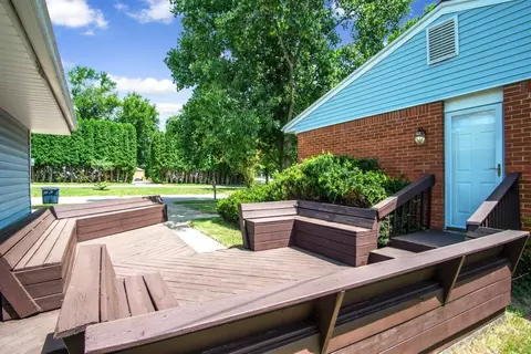 632 Skydale Dr, Ann Arbor, MI 48105 photo 5