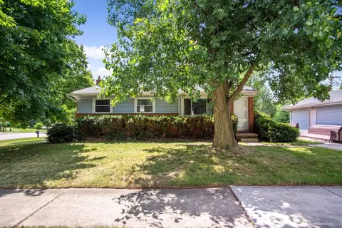 632 Skydale Dr, Ann Arbor, MI 48105 photo 6