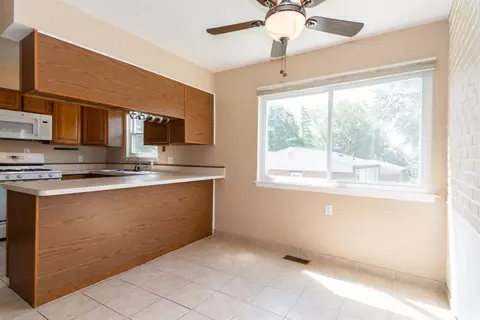 632 Skydale Dr, Ann Arbor, MI 48105 photo 10