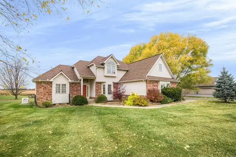 7407 Pinefield Dr, Dexter, MI 48130 photo 2