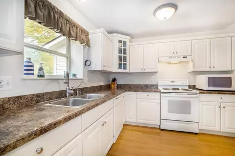 7407 Pinefield Dr, Dexter, MI 48130 photo 8