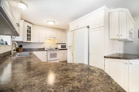 7407 Pinefield Dr, Dexter, MI 48130 photo 7