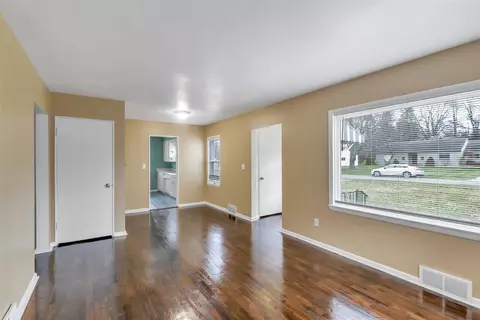 2514 Ashton, Jackson, MI 49203 photo 9