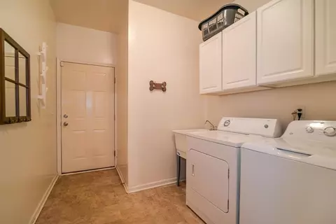 47676 Ormskirk Dr, Canton, MI 48188 photo 17