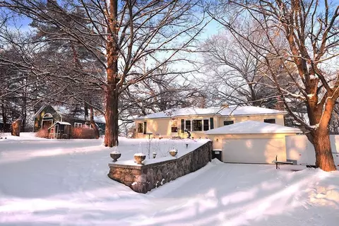 8471 Scully Rd, Dexter, MI 48130 photo 2