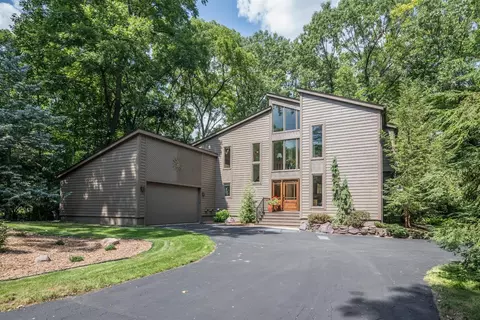 2981 Devonshire Rd, Ann Arbor, MI 48104 photo 2