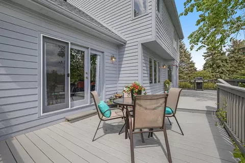 326 E Castlebury Cir, Saline, MI 48176 photo 37