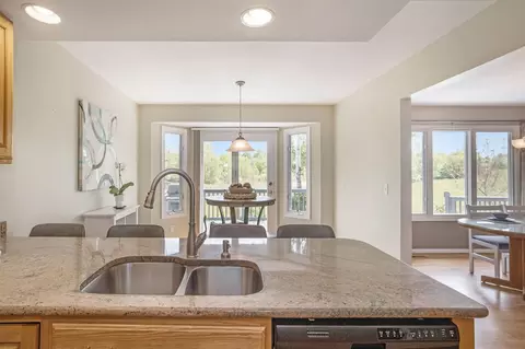 326 E Castlebury Cir, Saline, MI 48176 photo 10