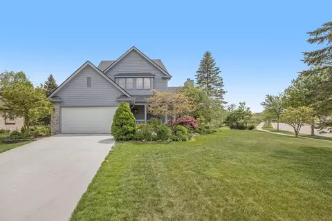 326 E Castlebury Cir, Saline, MI 48176 photo 1