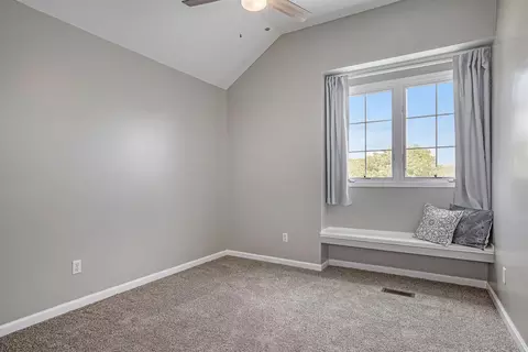 326 E Castlebury Cir, Saline, MI 48176 photo 25