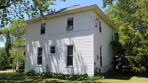 9027 Crabb Rd, Temperance, MI 48182 photo 3