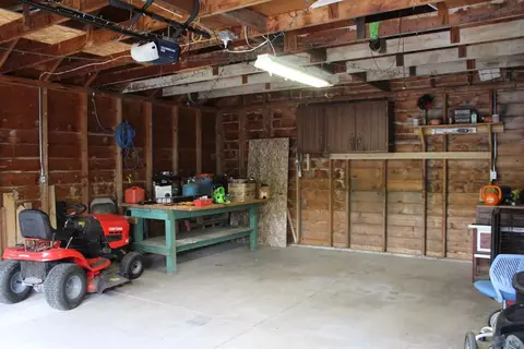 9027 Crabb Rd, Temperance, MI 48182 photo 13