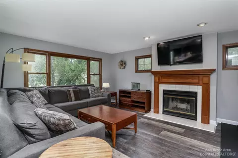 8951 Buchanan Rd, Brighton, MI 48116 photo 9