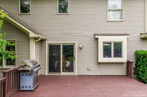 8951 Buchanan Rd, Brighton, MI 48116 photo 40