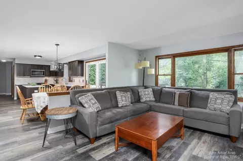 8951 Buchanan Rd, Brighton, MI 48116 photo 10