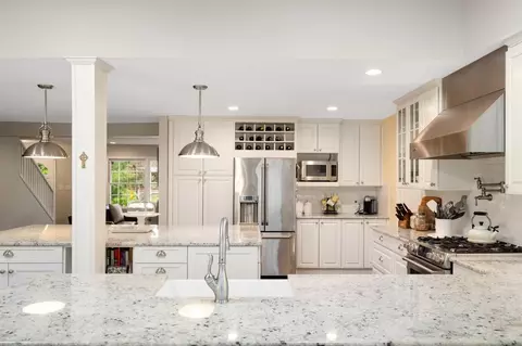 2321 Devonshire Rd, Ann Arbor, MI 48104 photo 18