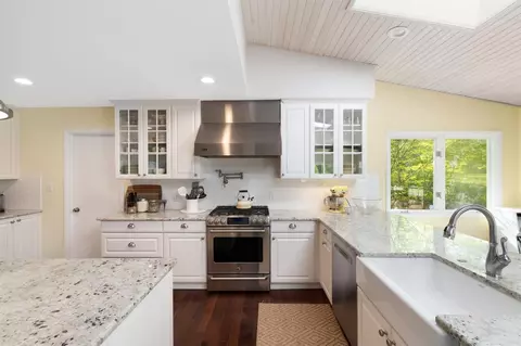 2321 Devonshire Rd, Ann Arbor, MI 48104 photo 17