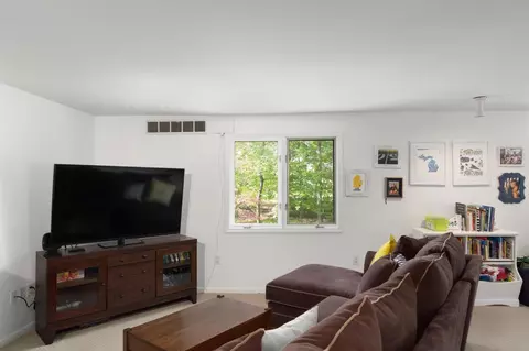 2321 Devonshire Rd, Ann Arbor, MI 48104 photo 38