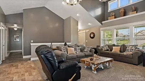 767 Pemberton Ln, Jackson, MI 49203 photo 6