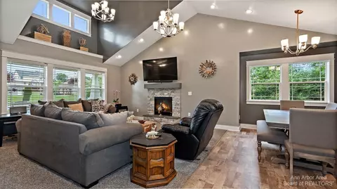 767 Pemberton Ln, Jackson, MI 49203 photo 8