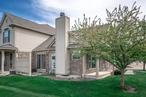161 Commons Cir, Saline, MI 48176 photo 68