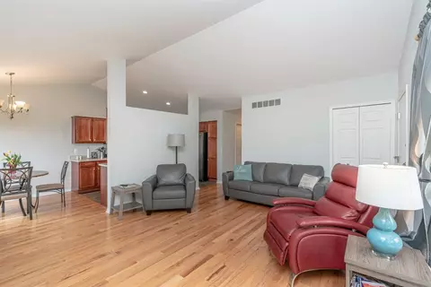 161 Commons Cir, Saline, MI 48176 photo 8