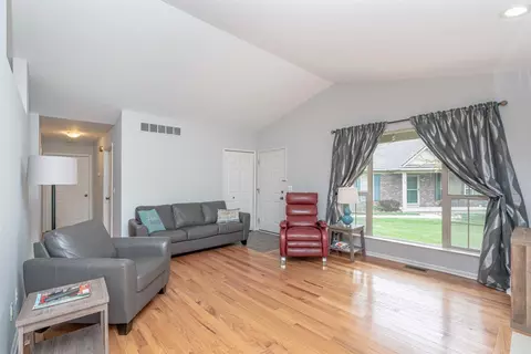 161 Commons Cir, Saline, MI 48176 photo 10