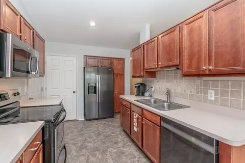 161 Commons Cir, Saline, MI 48176 photo 19