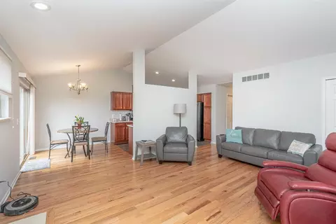161 Commons Cir, Saline, MI 48176 photo 9