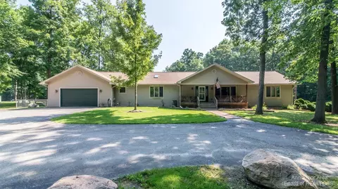 9240 Willow Rd, Saline, MI 48176 photo 1