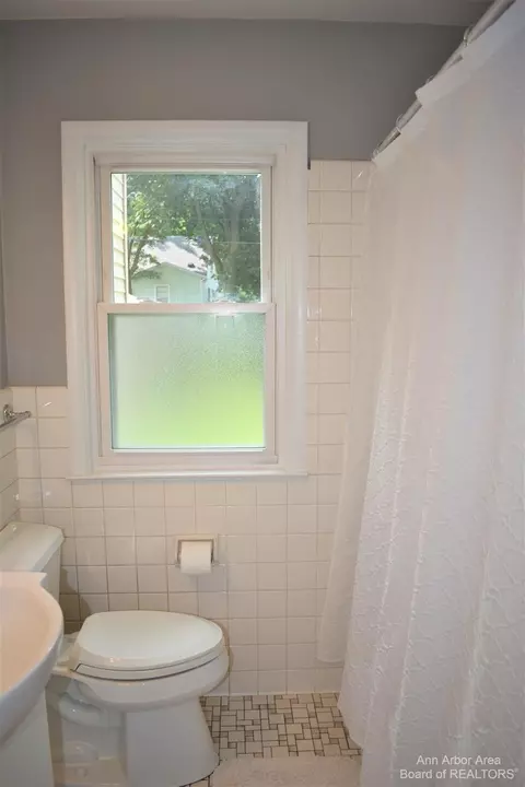 402 Outer Dr, Tecumseh, MI 49286 photo 11