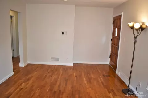 402 Outer Dr, Tecumseh, MI 49286 photo 2