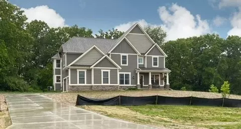 7085 Suncrest Dr, Saline, MI 48176