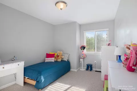 1736 S Maple Rd, Ann Arbor, MI 48103 photo 20