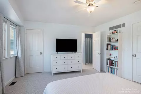 1736 S Maple Rd, Ann Arbor, MI 48103 photo 17